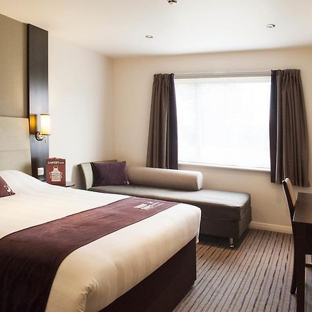 Premier Inn Watford Central 外观 照片