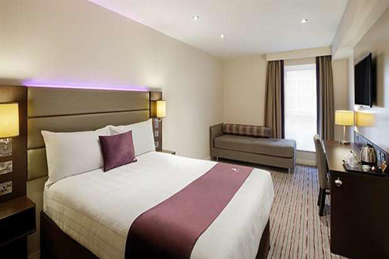 Premier Inn Watford Central 外观 照片