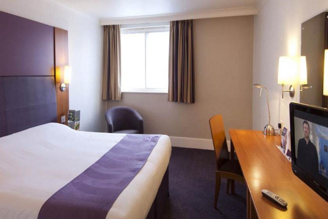 Premier Inn Watford Central 外观 照片