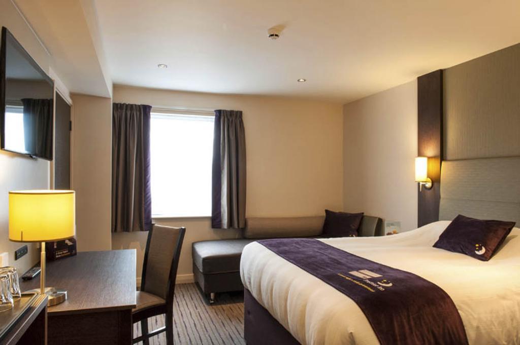 Premier Inn Watford Central 外观 照片