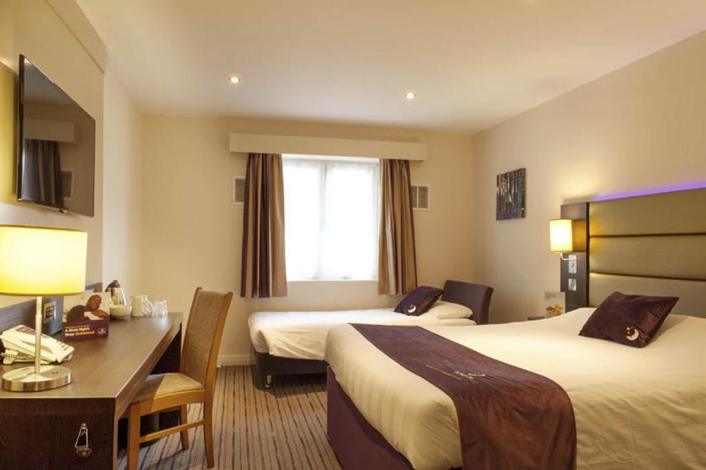 Premier Inn Watford Central 外观 照片