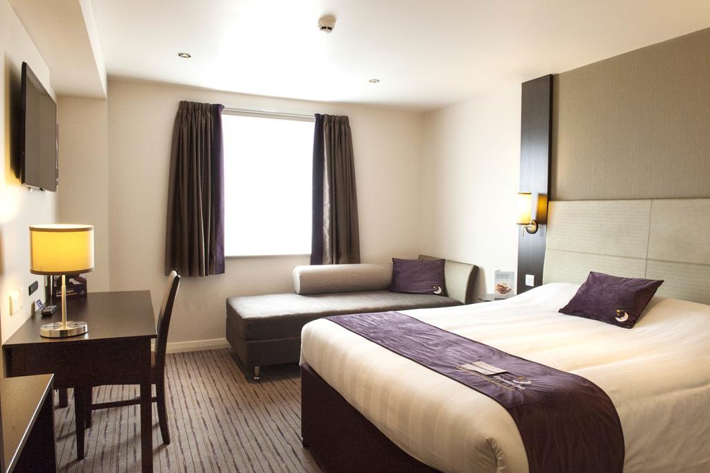 Premier Inn Watford Central 外观 照片
