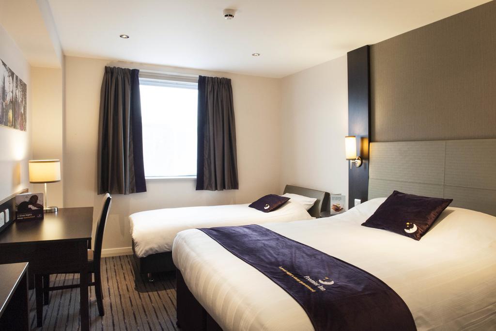 Premier Inn Watford Central 外观 照片