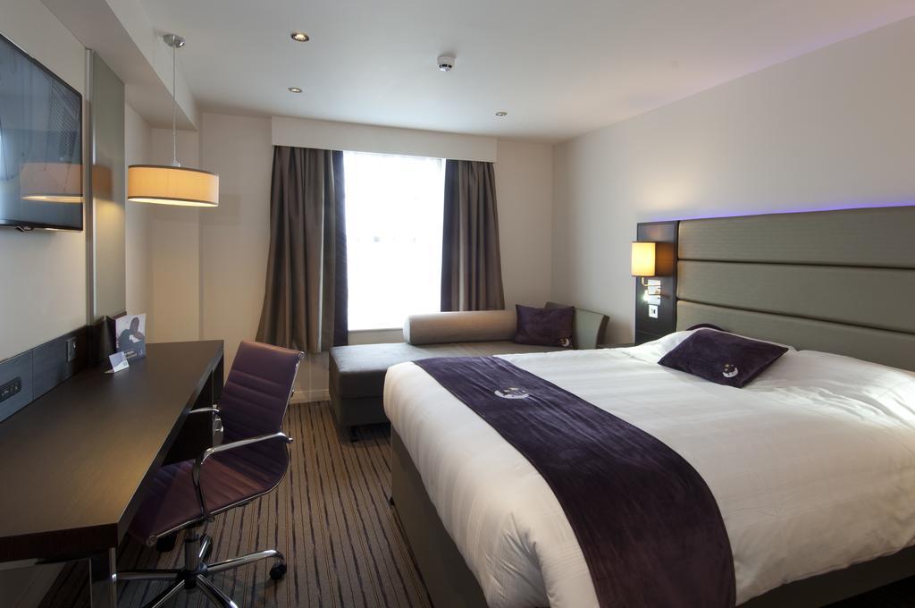 Premier Inn Watford Central 外观 照片