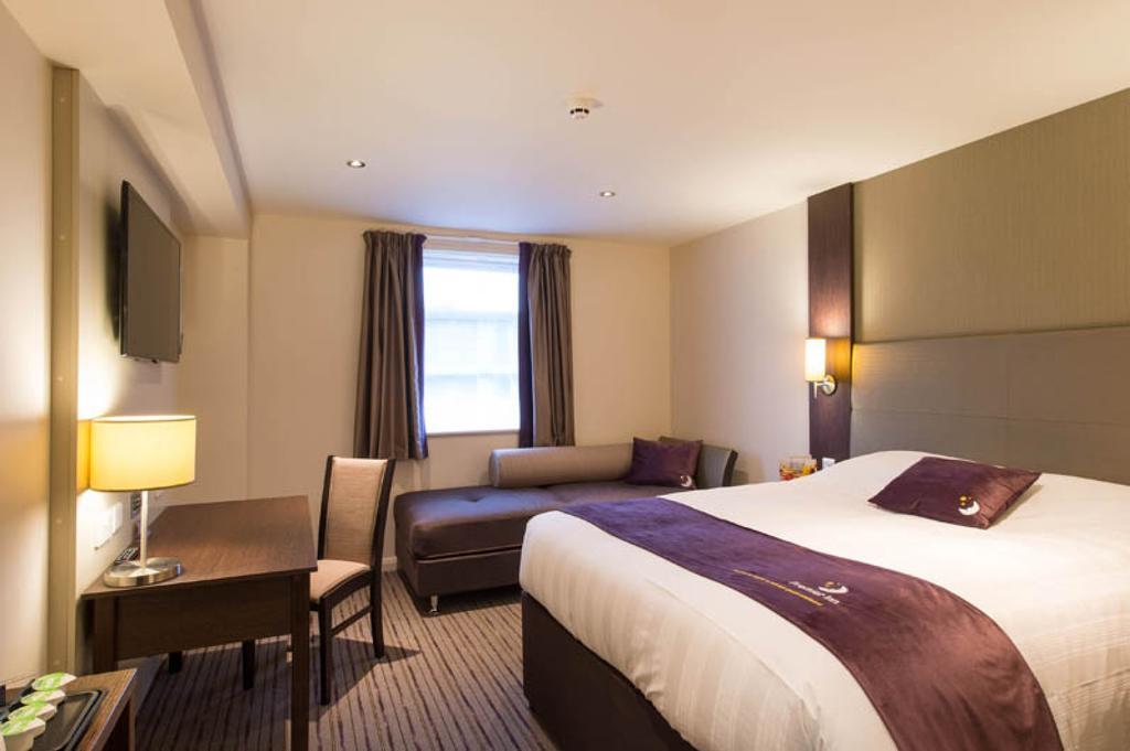 Premier Inn Watford Central 外观 照片